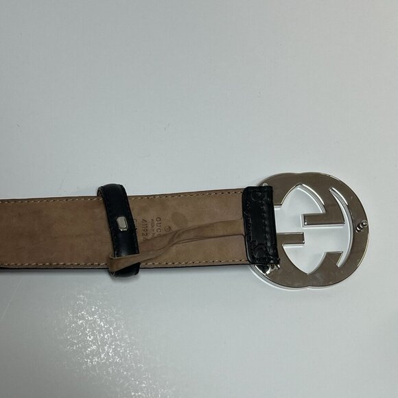Gucci Embossed Black Belt with Silver GG Buckle - Picture 14 of 16